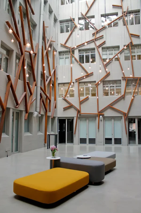 COMMON – Image 5